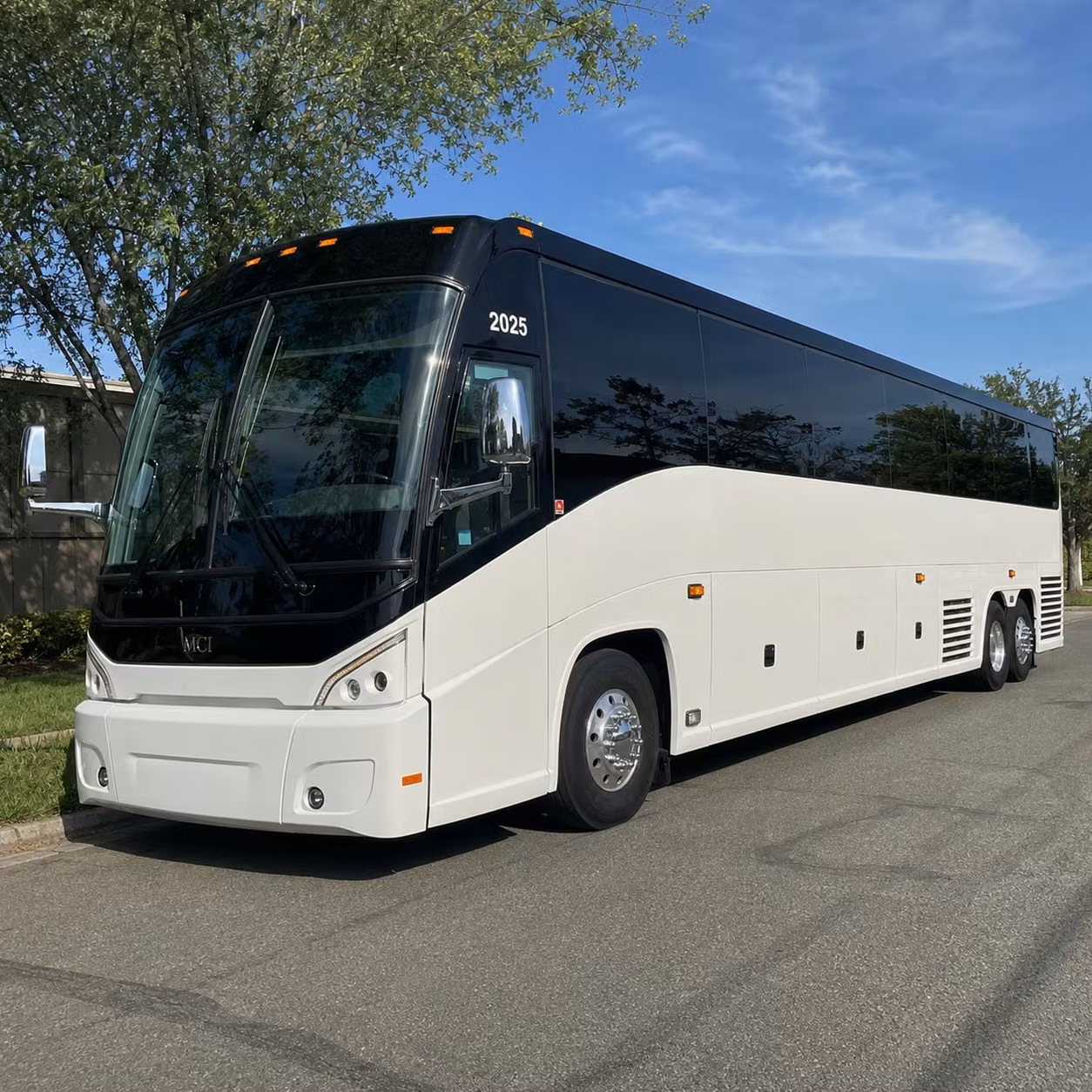 multi day bus rentals for grand prairie groups traveling across state lines